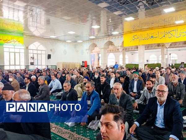 نماز جمعه در شهرستان کاشمر 