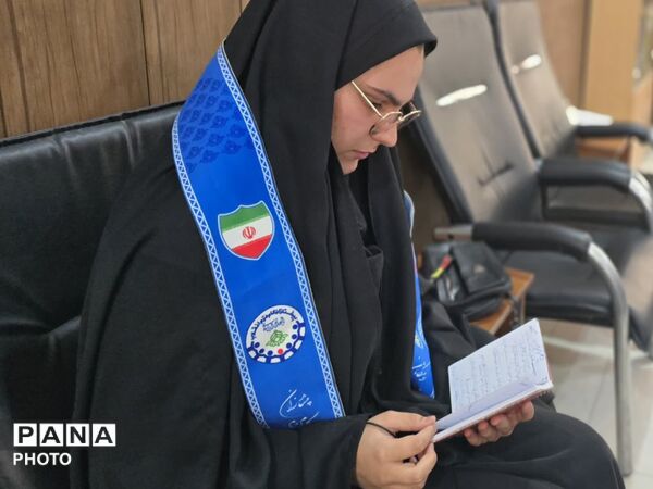نشست خبری خبرنگاران پانا با مدیر و معاونان آموزش و پرورش بهاباد