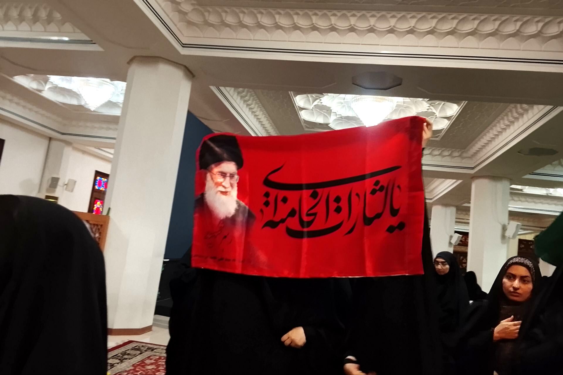 آسمان در بهت؛ روایت غیبت خورشیدی که در ما تجلی می‌یابد