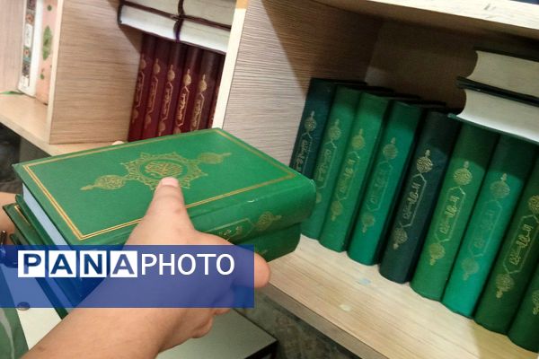 اجرای طرح غبارروبی نمازخانه مدارس در دبیرستان توحید یک شهرستان قدس