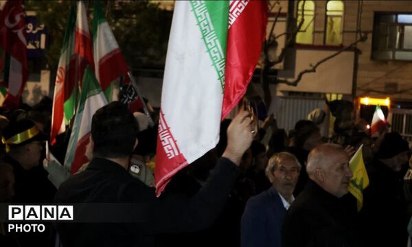 حضور پرشور مردم ولایتمدار محمدشهر در سی و یکمین شب راهپیمایی