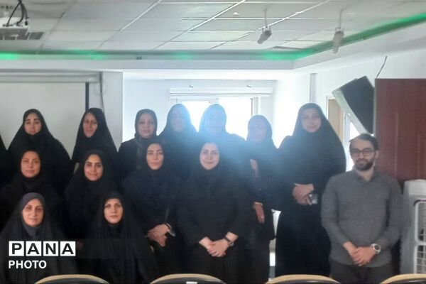 دوره آموزشی و مهارت افزایی هوش مصنوعی، ویژه کودکستان‌های ناحیه دو شهرری