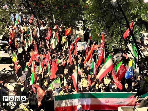 حضور باشکوه مردم کرج در در صدو سی وسومین شب از اجتماعات مردمی 