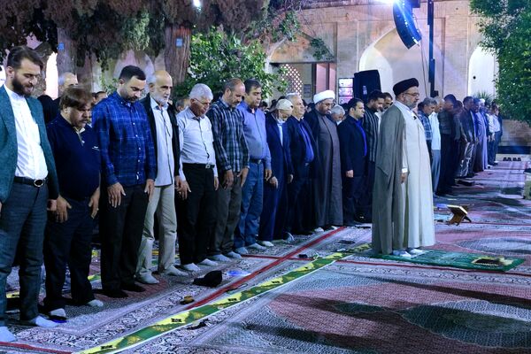 مراسم هفتمین روز درگذشت شهدای خدمت در حرم علی ابن حمزه (ع) شیراز