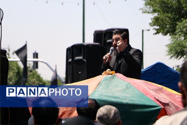 وداع با پیکر مطهر شهید حسین امیرعبدالهیان در شهرستان ری