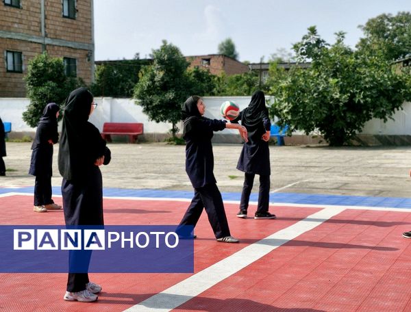 المپیاد ورزشی درون مدرسه‌ای در دبیرستان شاهد گلوگاه 