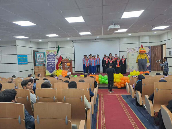  تجلیل از مدیران، مربیان و دانش‌آموزان پیشتاز شهرستان عسلویه
