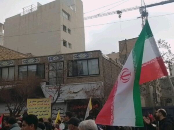 مشهد الرضا شاهد غوغا مردم در راهپیمایی ۲۲ بهمن شد