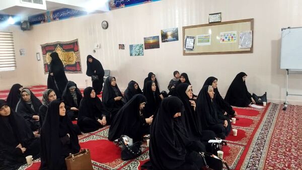 کارگاه آموزش خانواده در دبیرستان شاهد تکتم ناحیه ۳