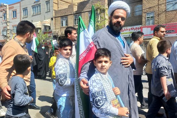 حضور پرشور اقشار مختلف مردم بهارستان دو در راهپیمایی روز جهانی قدس 