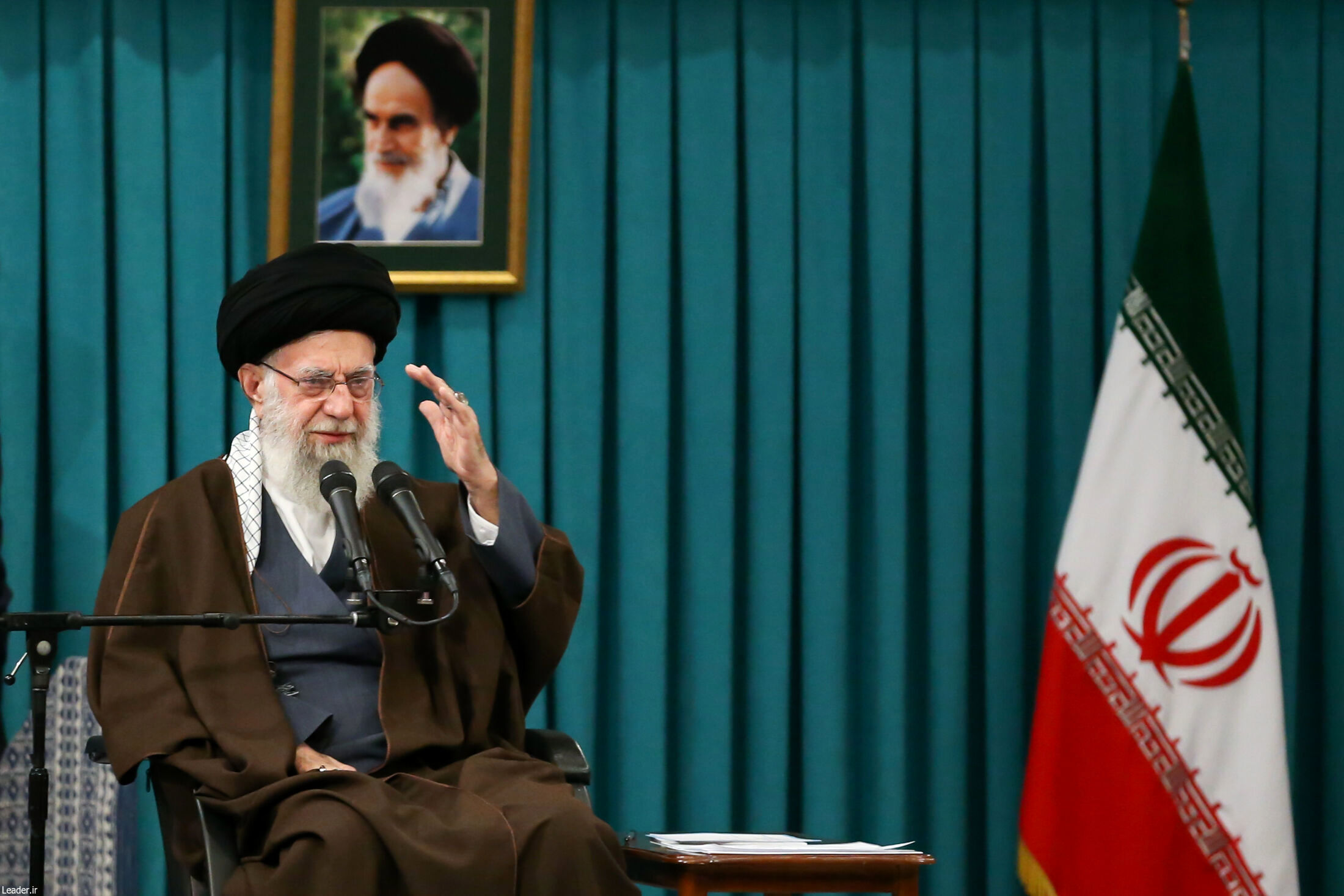 رهبر انقلاب: انتخابات ضعیف باشد همه ضرر می‌کنند