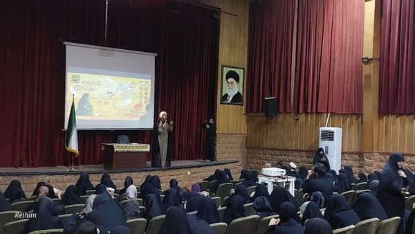 همایش دختران فاطمی در مجتمع فرهنگی نور قم