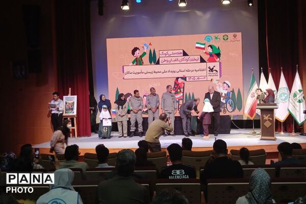 تجلیل از برگزیدگان پویش قصه‌نویسی ماکان نصیری