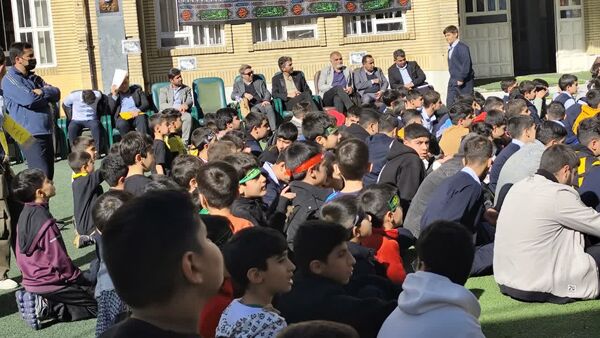 تشییع پیکر شهید گمنام در دبیرستان پویا یاسوج