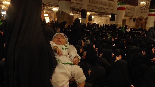 جلوه هایی از حضور مادران و نوزادان در همایشی به نام طفل شیرخوار کربلا