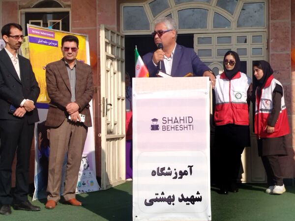 مانور زلزله در دبیرستان شهید بهشتی بندرترکمن