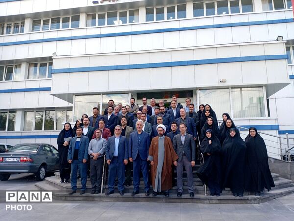 آیین سپاس معلم در ناحیه ۳ تبریز 