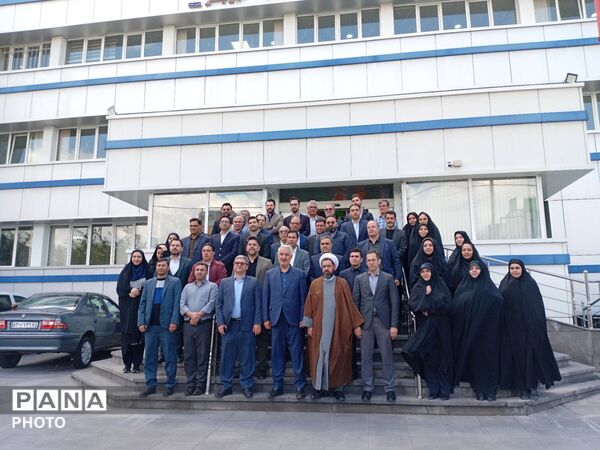 آیین سپاس معلم در ناحیه ۳ تبریز 