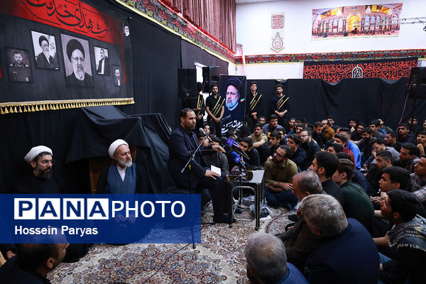 مراسم عزاداری شهادت خادم الرضا(ع) آیت‌الله سید ابراهیم رئیسی و همراهشان در مرکز آموزش عالی شهدای مکه