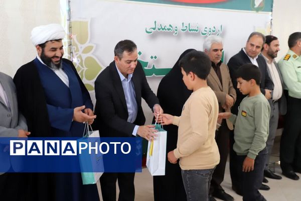 تقدیر مدیرکل آموزش و پرورش آذربایجان شرقی از فرزندان دانش‌آموز شهدای اقتدار