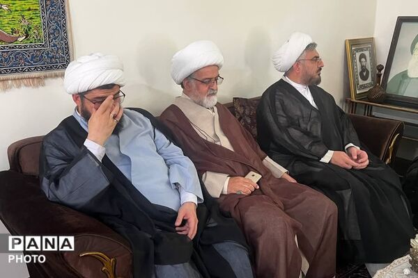 آیین تقدیر از اعضای ستاد نماز جمعه فیروزکوه با حضور مدیر دفتر نمایندگی شورای سیاست‌گذاری ائمه جمعه استان تهران