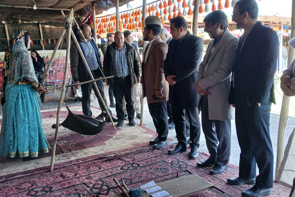 پاسداشت آیین کهن یلدا در دبستان حشمتیه آباده
