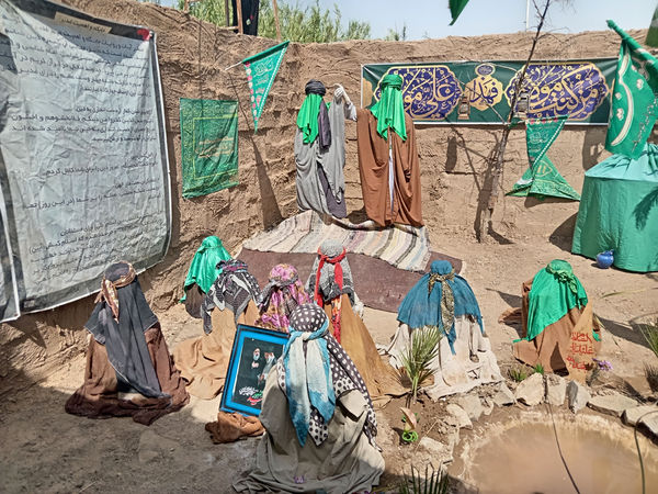 نمایشگاه غنچه‌های خونین در روستای باقرآباد