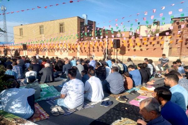 اقامه نماز عید فطر در قیامدشت ناحیه یک ری