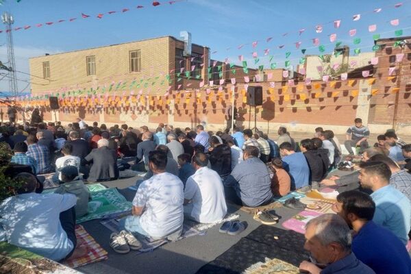 اقامه نماز عید فطر در قیامدشت ناحیه یک ری