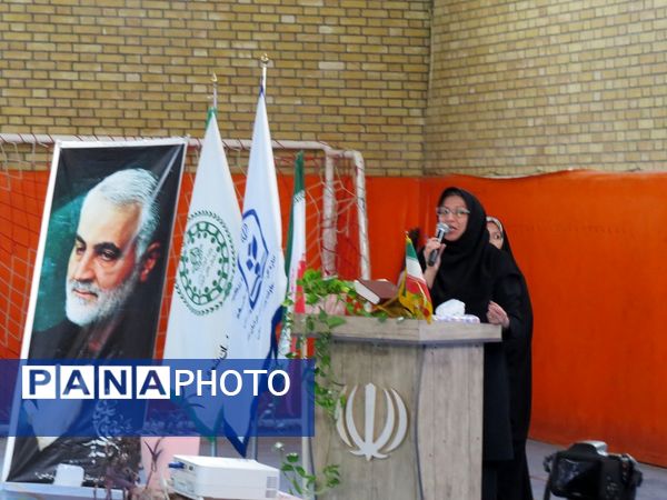 همایش پیشگیری از آسیب‌های چهارشنبه سوری در دبیرستان نرجس بجنورد