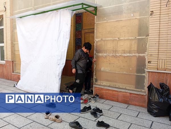 دیدار رئیس آموزش و پرورش منطقه پردیس با دانش‌آموزان معتکف در مسجد الزهرا