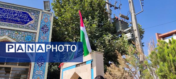 همایش پیاده‌روی خانوادگی به‌مناسبت هفته دفاع مقدس در نیشابور