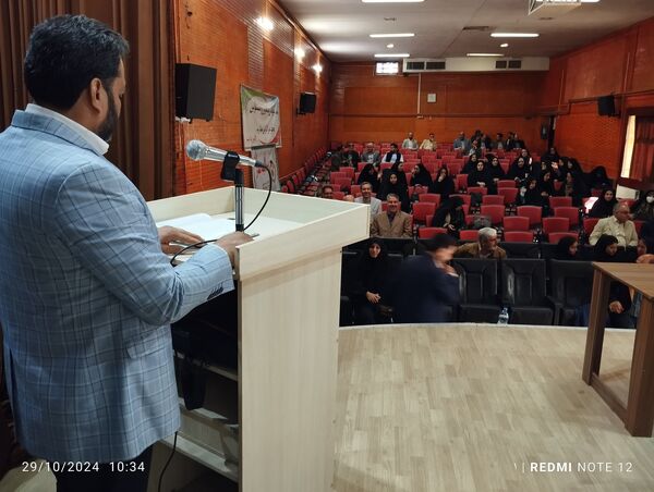 جلسه هم اندیشی و نشست توجیهی مدیران مدارس شهرستان ورامین