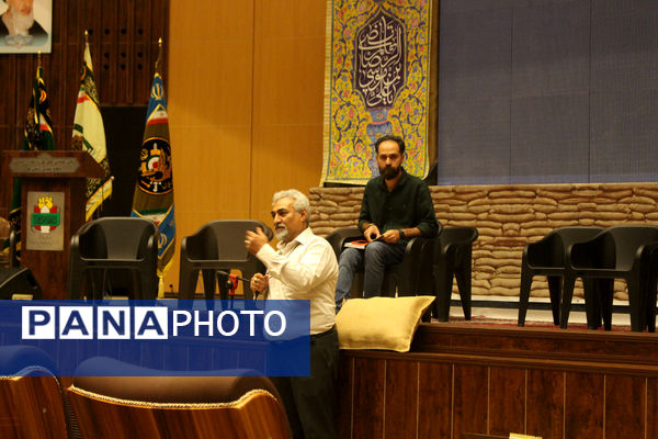 کارگاه نمایشنامه خوانی و نقد فیلم دفاع مقدس در قم