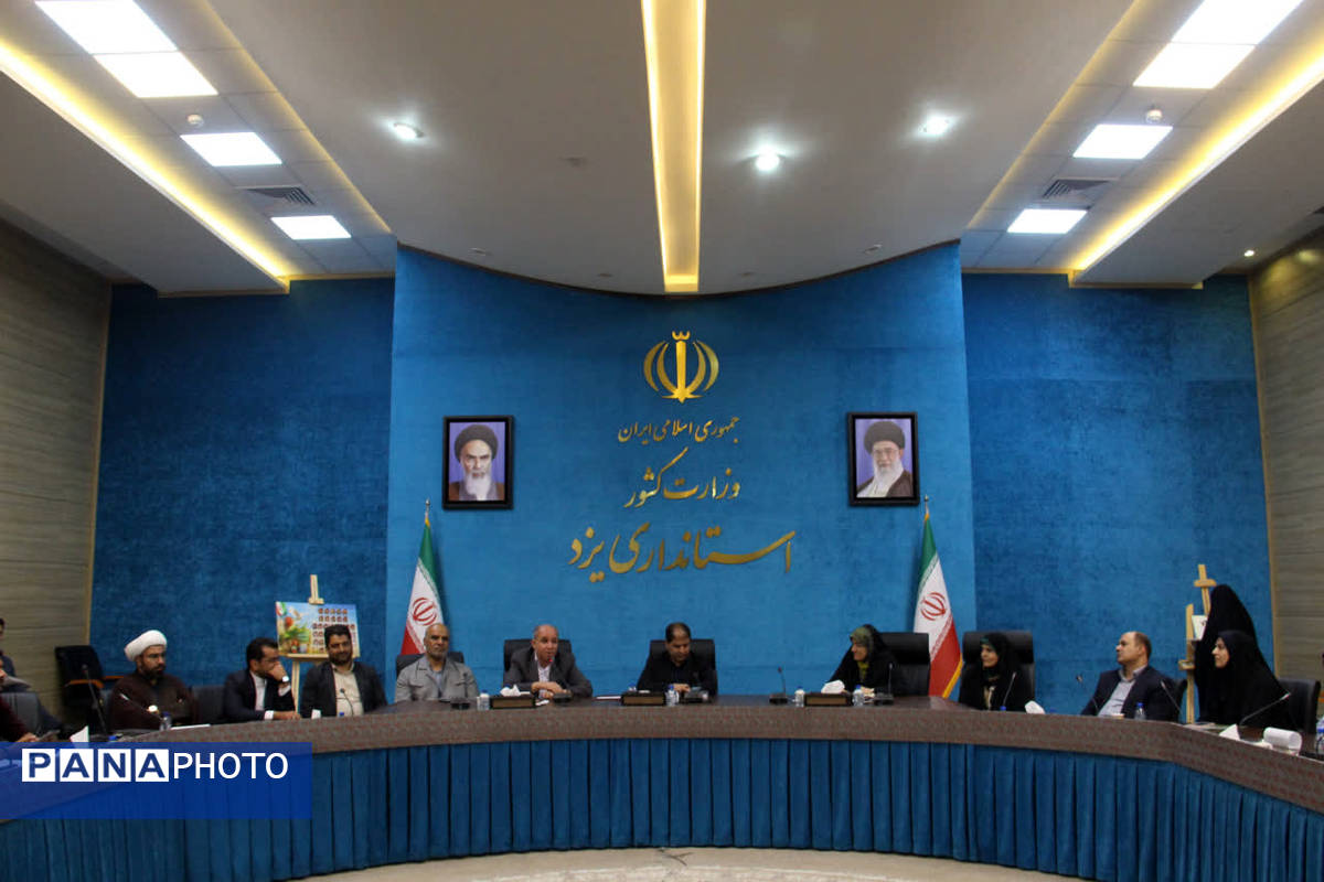 دیدار صمیمانه تشکل‌های دانش آموزی با معاونت سیاسی، امنیتی، اجتماعی استاندار یزد