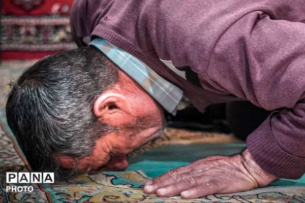 برپایی سفره افطاری در مسجد علی ابن ابیطالب نسیم‌شهر