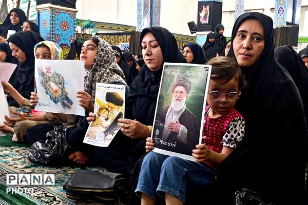 مراسم جاماندگان تشییع رهبر شهید در اسلام آباد غرب