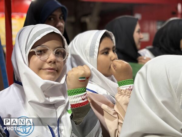 برپایی ایستگاه سلامت‌محور دانش‌آموزی در تجمعات شبانه