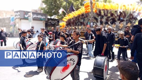 آیین طبل‌زنی در روز عاشورا