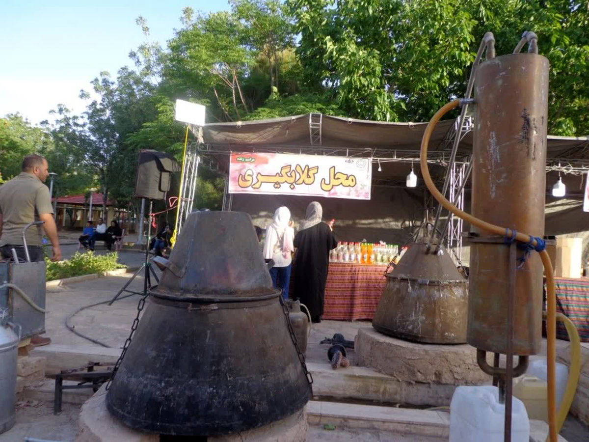 دومین نمایشگاه گل و گلاب در پردیسان قم