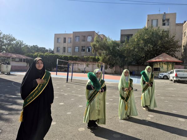 آیین افتتاح طرح مصباح الهدی با عطر پرچم حسینی در دبستان هدی
