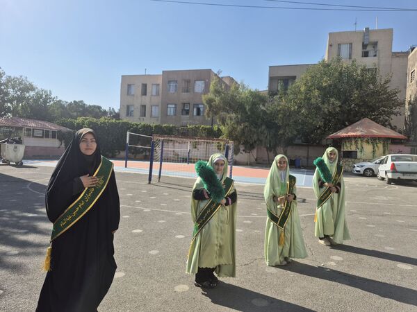 آیین افتتاح طرح مصباح الهدی با عطر پرچم حسینی در دبستان هدی