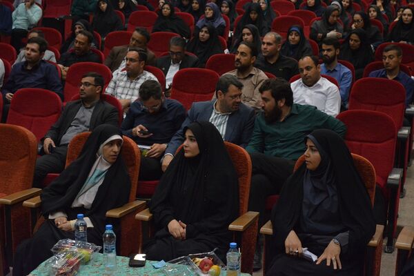 نشست هم‌اندیشی معاونین پرورشی، روحانیون امین و ائمه جماعات در بهارستان‌دو
