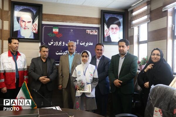 تجلیل از برگزیدگان کشوری پویش‌های «رمضان پویا» و «سفیر سلامت» در پاکدشت