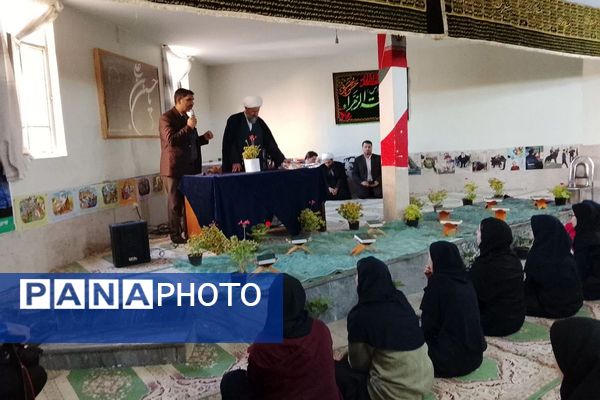 اجرای سومین نشست قرآنی در مدارس با حضور امام جمعه قرچک در دبیرستان شهدای محراب