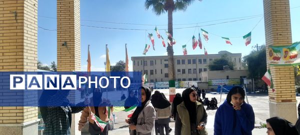 آموزشگاه فاطمیه جیرفت به استقبال «دهه فجر»