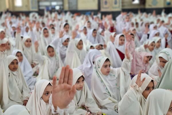 آغاز فصل بندگی دانش‌آموزان قرچک در جشن تکلیف