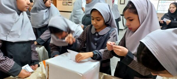  انتخابات شورای دانش آموزی  در دبستان حافظه سلیمانشاهی 