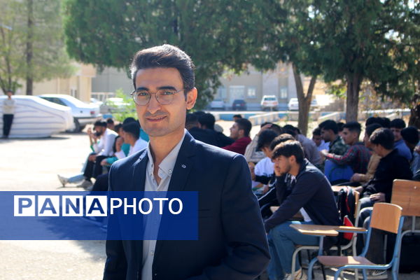 گرامیداشت هفته دفاع مقدس در مدرسه نخبگان عشایر گنجه‌ای یاسوج