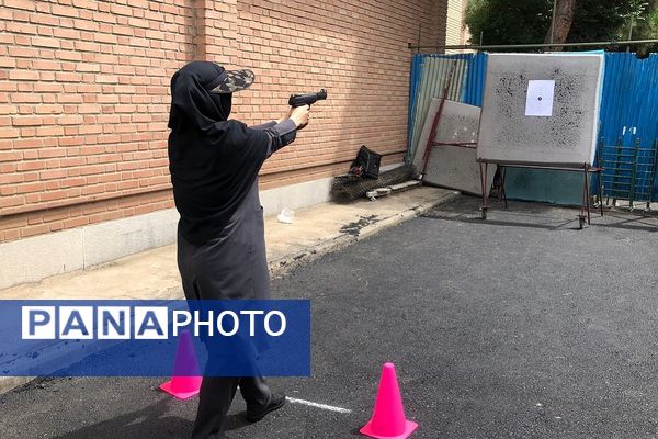 مسابقات ورزشی ویژه فرهنگیان به‌مناسبت گرامیداشت هفته معلم در ناحیه 2 شهرری 